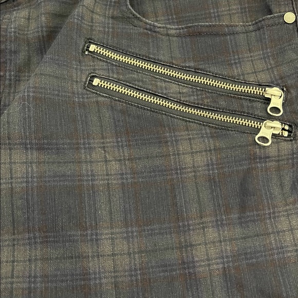 Torrid multi zipped stretchy jegging size 26R NWT - Picture 11 of 15